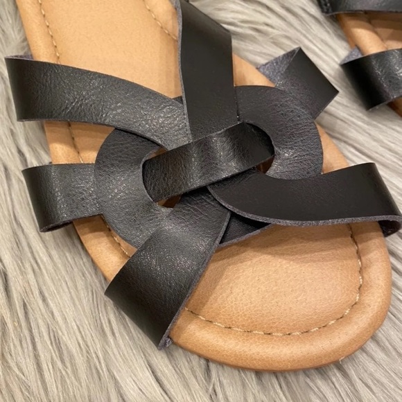 ❌SOLD❌ Torrid | Faux Leather Slide Sandals - Picture 3 of 4